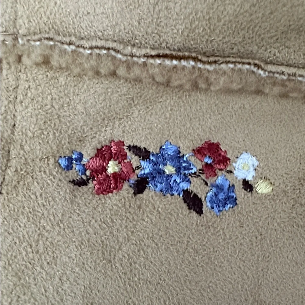 OshKosh B'gosh Girls Faux Suede Sherpa Lined Vest Tan‎ Size 7 Embroidered